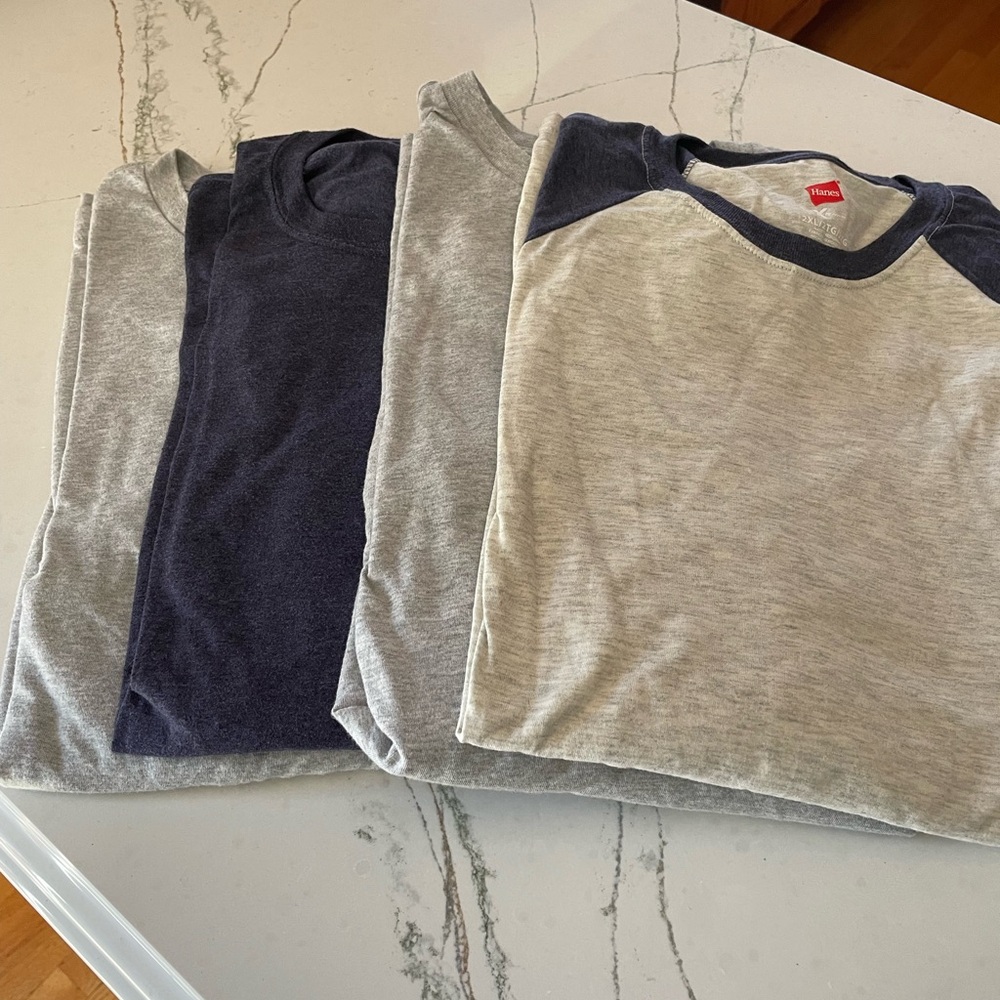 Bundle of 4 men’s long sleeve tee shirts